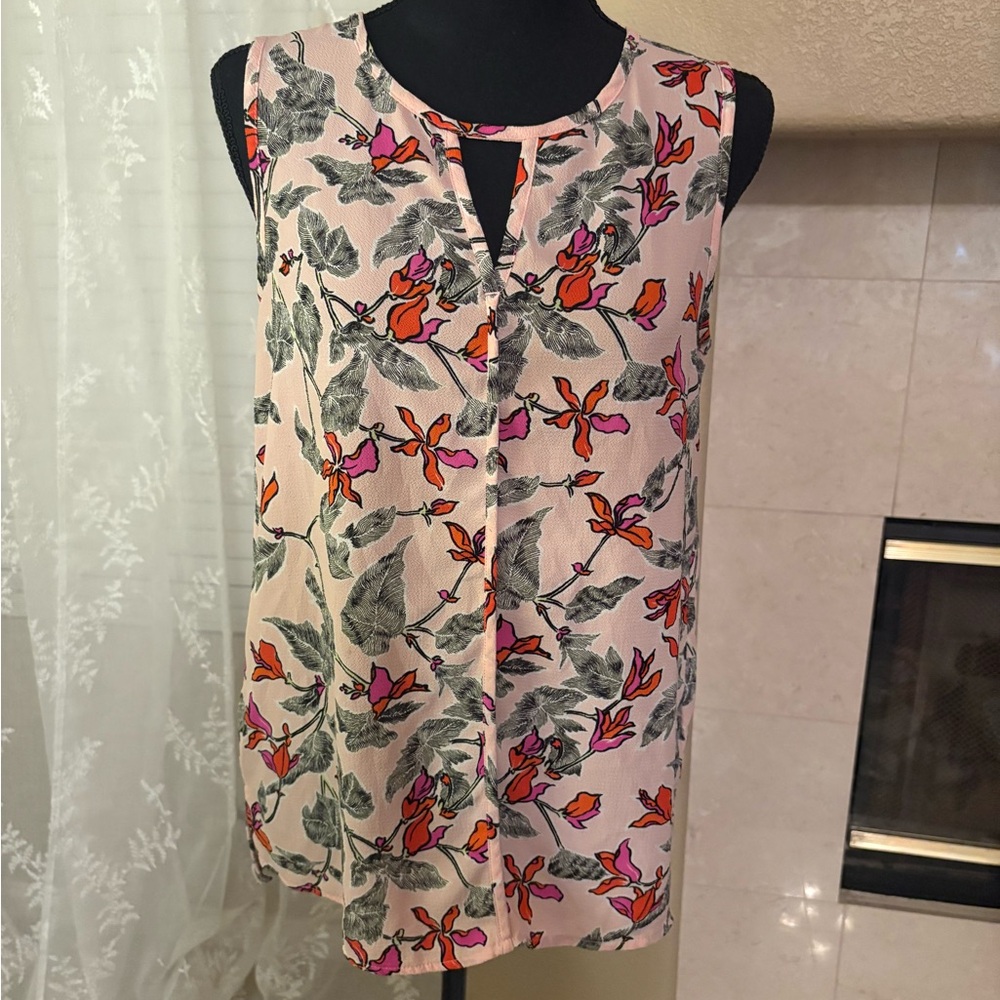 Elegant Floral Sleeveless Blouse in Pink and Gray